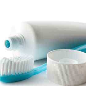 saical-toothpaste-application